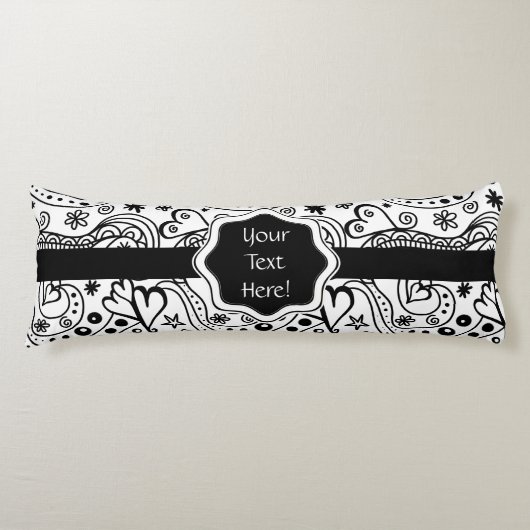 トレンディーパーソナライズされたハートとラブドードルパターン ボディピロー (正面)