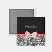 トレンディーヒョウ柄と名前の付いたピンクリボン マグネット (正面/裏面)