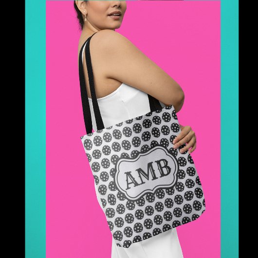 トレンディーピックボールブラック&ホワイト3文字モノグラム トートバッグ