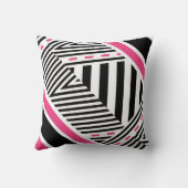 トレンディーピンクと黒のジオメトストライプリの名前 クッション (裏面)