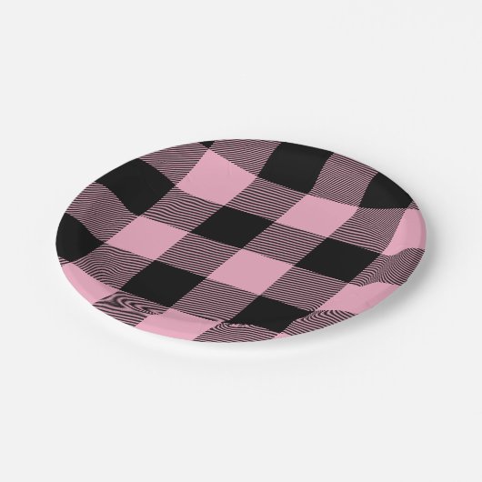 トレンディーピンクと黒バッファロープレイド ペーパープレート (アングル)