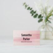 トレンディーピンクコンテンポラリーエグゼクティブマネージャ 名刺 (スタンド正面)