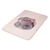 トレンディーピンクDSLRカメラ撮パーソナライズされた影 バスマット (アングル)