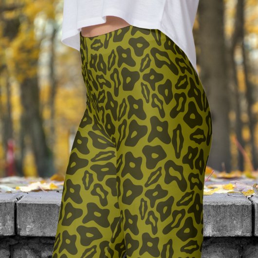 トレンディーブラックとオリーブ模様 レギンス