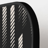 トレンディーブラック抽象芸術幾何ストライプモノグラムの ピックルボールラケット (左詳細)