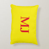 トレンディープレーンシンプルイエローレッドモノグラムイニシャル アクセントクッション (裏面(縦))
