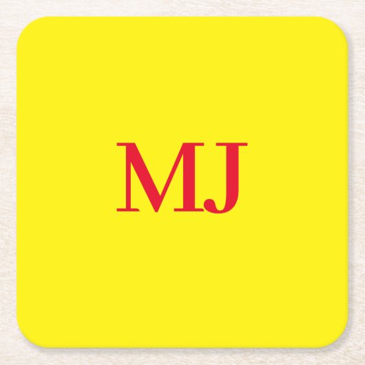 トレンディープレーンシンプルイエローレッドモノグラムイニシャル スクエアペーパーコースター (正面)