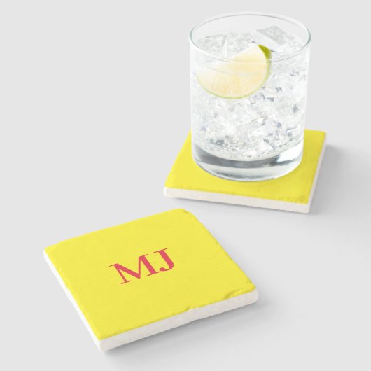 トレンディープレーンシンプルイエローレッドモノグラムイニシャル ストーンコースター (横)