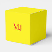 トレンディープレーンシンプルイエローレッドモノグラムイニシャル フェイバーボックス (裏面サイド)