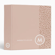 トレンディーベージュモノグラムとテラコッタボホブラウン