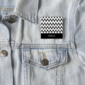 トレンディーペンシル黒と白のシェブロン（名前あり） 缶バッジ (インサイチュ)