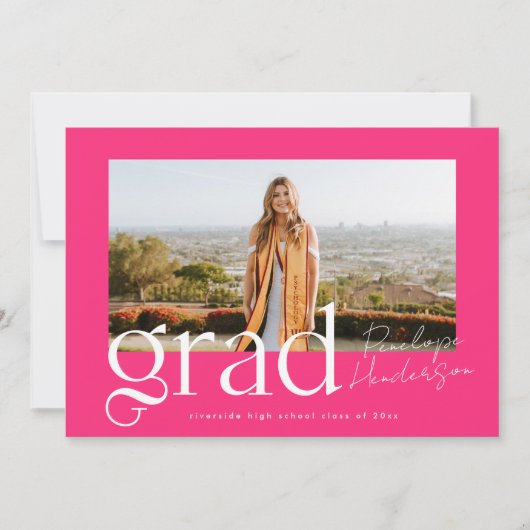 トレンディーホットピンクグラード2025スクリプト写真卒業 案内状 (正面)