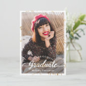 トレンディーホワイト金ゴールド大理石2写真卒業パーティー 招待状 (スタンド正面)