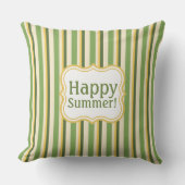 トレンディーマスタードイエロー、グリーンとクリームストライプの アウトドアクッション (正面)