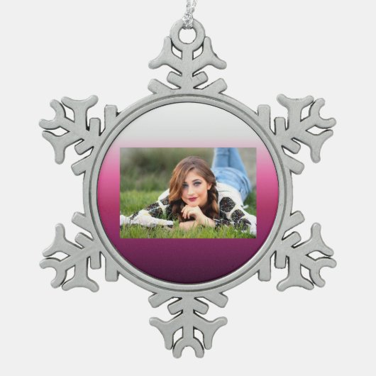 トレンディーマゼンタマルーンmarsala burgundy グラデーション スノーフレークピューターオーナメント (正面)