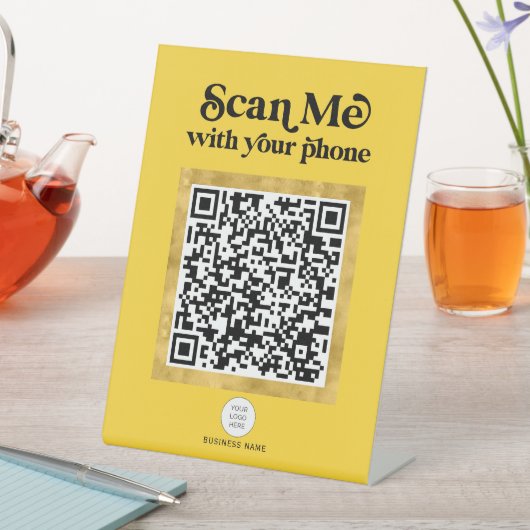 トレンディーモダンイエローネットワークQRコード記号 台座サイン (インサイチュ)