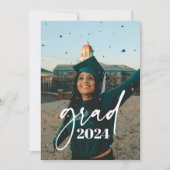 トレンディーモダンカジュアルタイポグラフィ写真卒業 案内状 (正面)