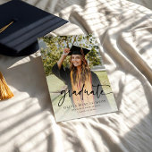 トレンディーモダンカジュアル写真の卒業発表 招待状