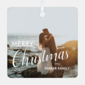 トレンディーモダンクリスマスダークなカップルの写真 メタルオーナメント (正面)