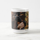 トレンディーモダンクリスマス | ロマンチックなカップルの写真 コーヒーマグカップ (中央)