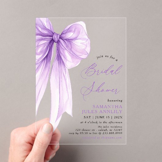 トレンディーモダンコケットパープルボウブライダルシャワー アクリル招待状 (インサイチュ (ポータブル))