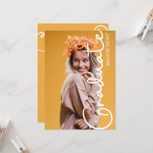 トレンディーモダンシンプルスクリプト写真の卒業招待状 招待状 (正面/裏面インサイチュ)