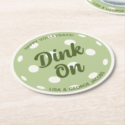 トレンディーモダンピックボールグリーンクリスマスホリデー ラウンドペーパーコースター (アングル)