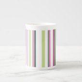 トレンディーモダンピンクグリーン白ストライプ色 ボーンチャイナマグカップ (正面)