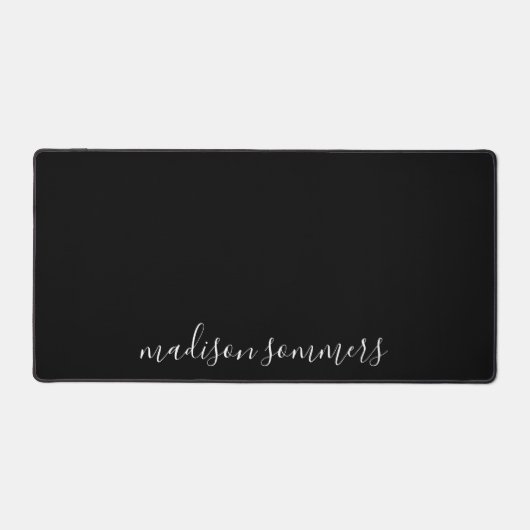 トレンディーモダンホワイトスクリプト名On Black Desk Mat デスクマット (正面)
