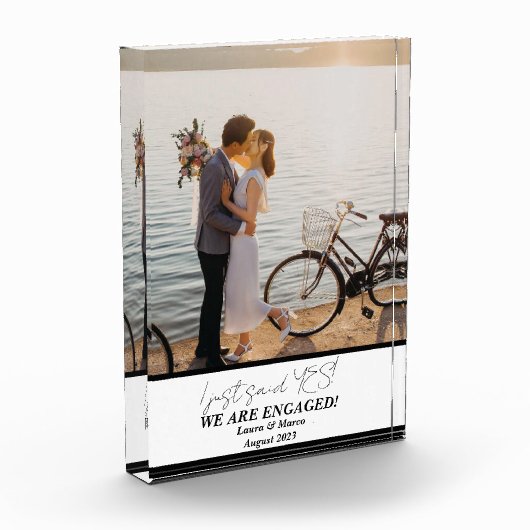 トレンディーモダン婚約カップル写真ブロック フォトブロック (左)