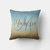 トレンディーモノグスタイリッシュラム クッション (裏面)