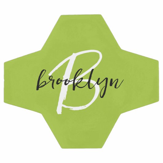 トレンディーライムグリーン白黒スクリプトモノグラム サッカーボール (フラット)