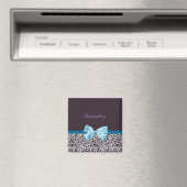 トレンディーレオパード印刷と名前の付いた青いリボン マグネット (インサイチュ (食洗機))