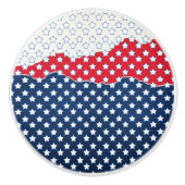 トレンディーレッドホワイト&ブルースターズアメリカ国旗のパターン セラミックノブ (正面)