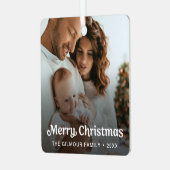 トレンディーレトロタイポグラフィファミリーフォトクリスマス メタルオーナメント (正面左)