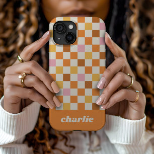 トレンディーレトロチェッカーボードモノグラム iPhone 15ケース