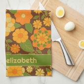 トレンディーレトロフローラルパターン名前をカスタムするブロック キッチンタオル (四つ折り)