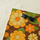 トレンディーレトロフローラルパターン名前をカスタムするブロック ビーチタオル (インサイチュ)