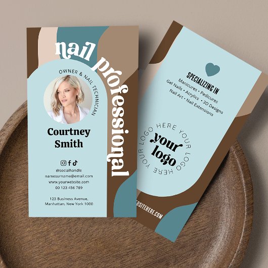 トレンディーレトロブルー&タウペネイルアーティストマニキュア 名刺