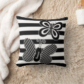 トレンディー名を持つ白黒ストライプ蝶の蝶 クッション (ブランケット)