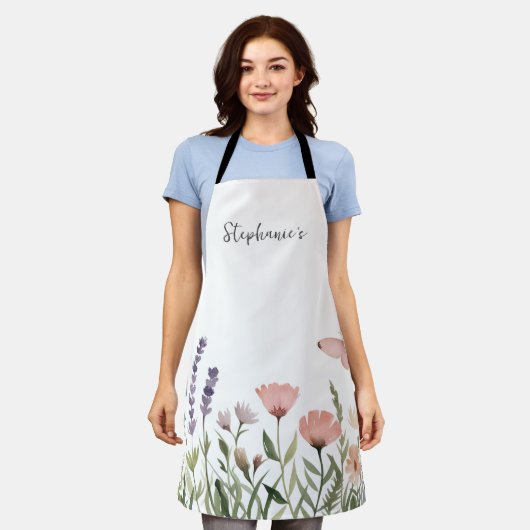 トレンディー名パーソナライズされた水彩ワイルドフラワー エプロン (着用した状態)
