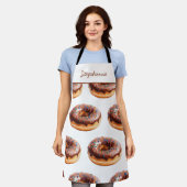 トレンディー名パーソナライズされた水色ドーナツパターン エプロン (着用した状態)