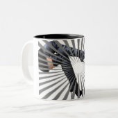 トレンディー大腿ハイブートアート ツートーンマグカップ (正面左)
