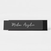 トレンディー女性エグゼクティブモノグラム デスクネームプレート (正面)