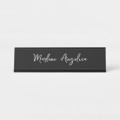 トレンディー女性エグゼクティブモノグラム デスクネームプレート (正面)