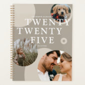 トレンディー抽象芸術フォトコラージュ2025 プランナー手帳 (正面)