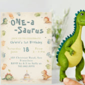 トレンディー水彩ワンサウルス最初の1歳の誕生日 招待状