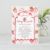 トレンディー水彩牧草地いちご赤ちゃんシャワー 招待状 (スタンド正面)