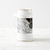 トレンディー白黒大理石石 – レター/年の追加 ビールジョッキ (正面左)