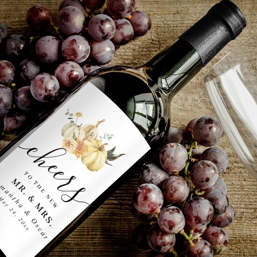 トレンディー秋の水の色かぼちゃと花 ワインラベル